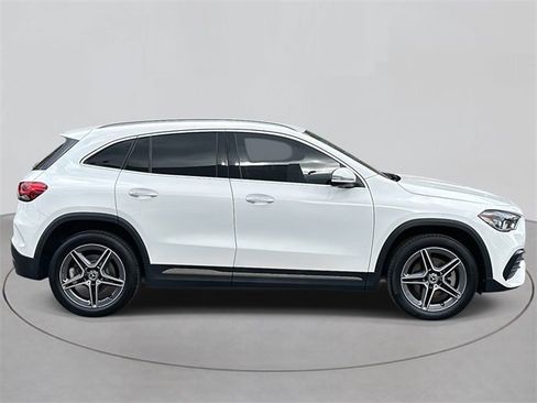 Certified 2022 Mercedes-Benz GLA 250 4MATIC image 5