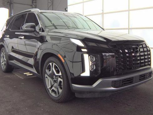 Used 2024 Hyundai Palisade Limited image 2