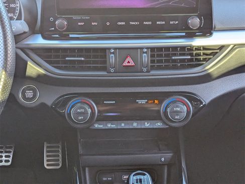 Used 2022 Kia Forte GT image 21