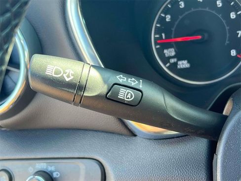 Used 2022 Chevrolet Blazer LT w/ LPO, Black Grille Bar Package image 22