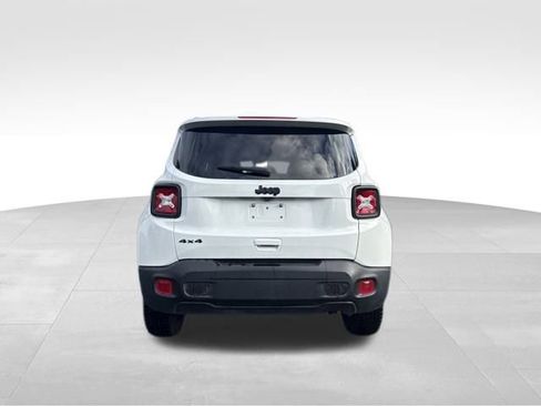 Used 2023 Jeep Renegade Latitude image 9