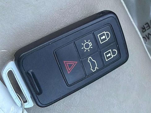 Used 2016 Volvo S80 T5 Platinum image 32