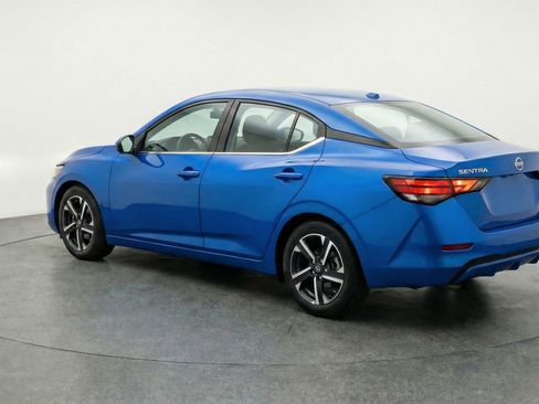 Used 2025 Nissan Sentra SV image 6