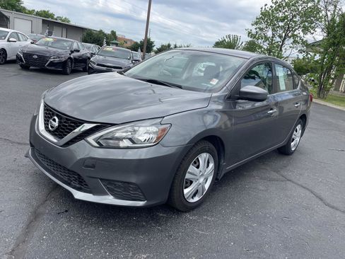 Used 2019 Nissan Sentra S image 2
