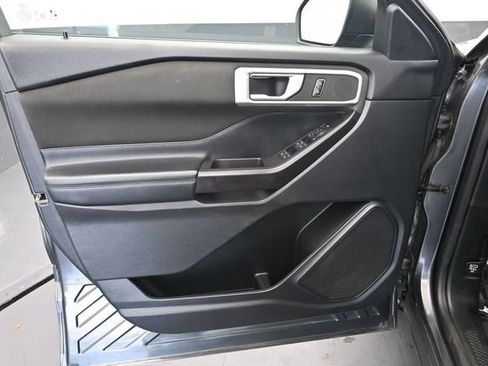 Used 2020 Ford Explorer XLT AWD/4WD image 17
