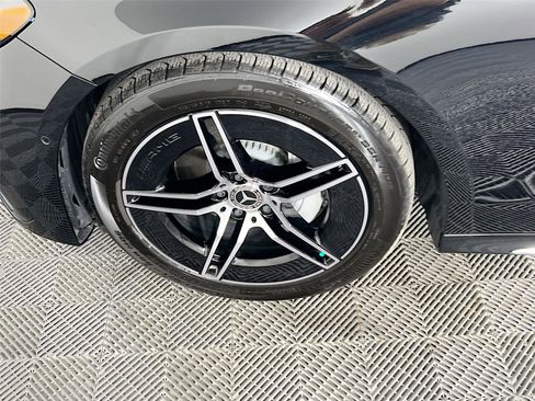 Used 2025 Mercedes-Benz E 350 4MATIC Sedan image 31