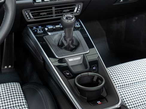 Certified 2024 Porsche 911 Carrera S RWD image 30