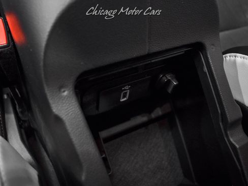 Used 2022 Ford Mustang Shelby GT500 w/ Carbon Fiber Track Pack RWD image 19