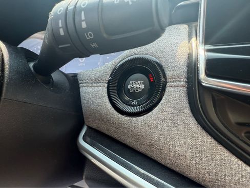 Used 2023 Jeep Compass Latitude image 12