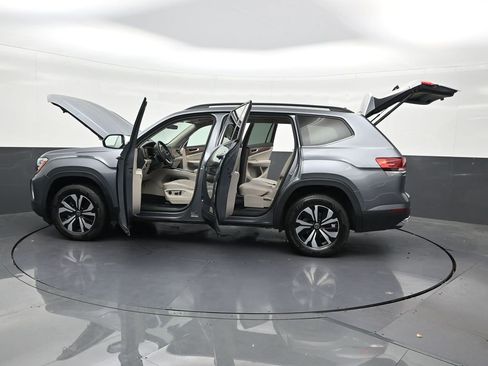 Used 2024 Volkswagen Atlas SE FWD image 36