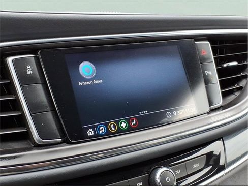 Used 2021 Buick Enclave Essence image 31