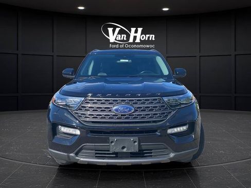 Used 2022 Ford Explorer XLT w/ Equipment Group 202A AWD/4WD image 8