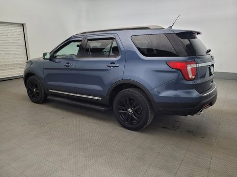 Used 2018 Ford Explorer XLT w/ Equipment Group 202A image 3