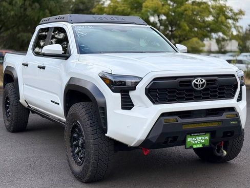 Used 2024 Toyota Tacoma TRD Off-Road w/ TRD Off Road Upgrade Package AWD/4WD image 7