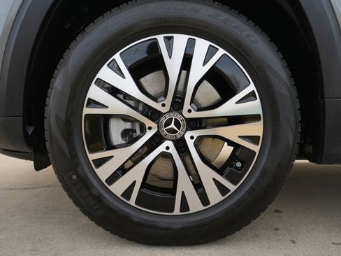 Used 2026 Mercedes-Benz GLB 250 4MATIC image 13