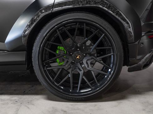 Used 2020 Lamborghini Urus image 18