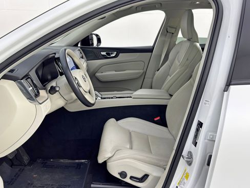 Used 2023 Volvo XC60 B5 Ultimate w/ Protection Package Premier image 17