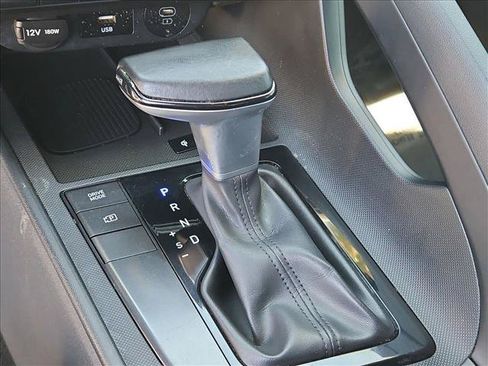 Used 2025 Hyundai Elantra Sport FWD image 17