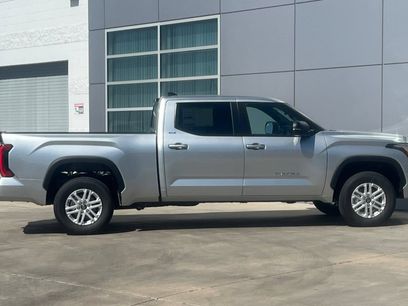 New 2026 Toyota Tundra SR5 w/ SR5 Premium Package