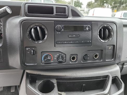 Used 2018 Ford E-350 and Econoline 350 Super Duty w/ Power Windows & Locks Group image 25
