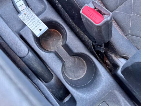 Used 2018 Nissan Kicks SR image 11