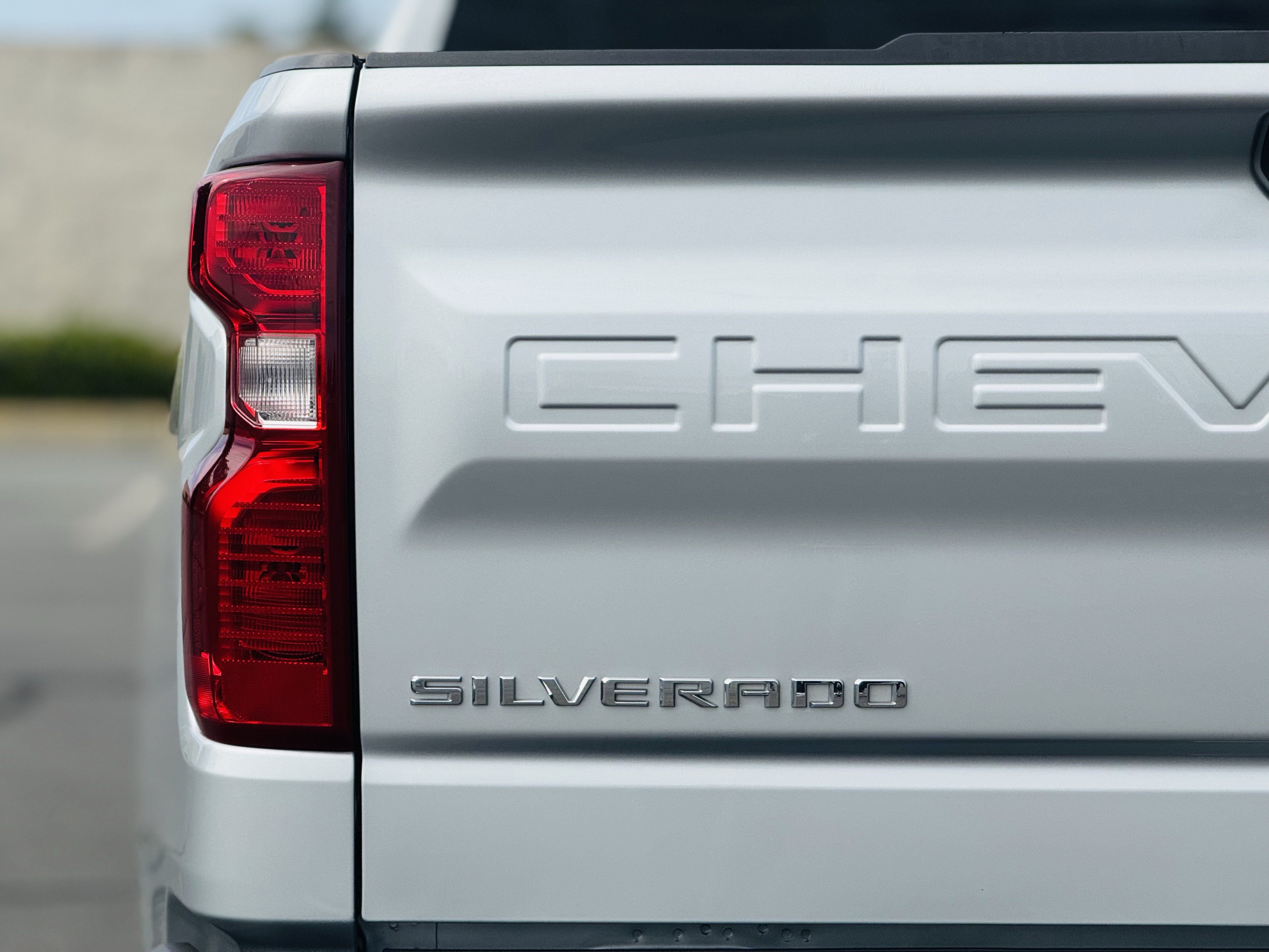Certified 2022 Chevrolet Silverado 1500 LT w/ Z71 Off-Road Package AWD/4WD image 7