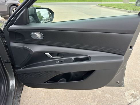 New 2026 Hyundai Elantra Hybrid FWD image 25