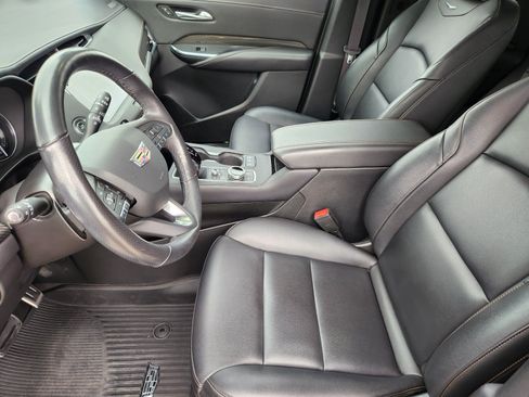 Certified 2023 Cadillac XT4 Sport w/ LPO, Onyx Lite Package FWD image 10