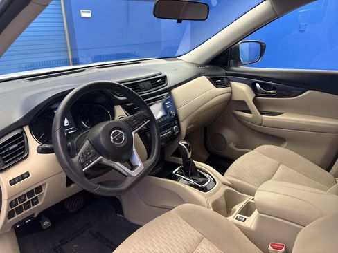 Used 2017 Nissan Rogue SV FWD image 11
