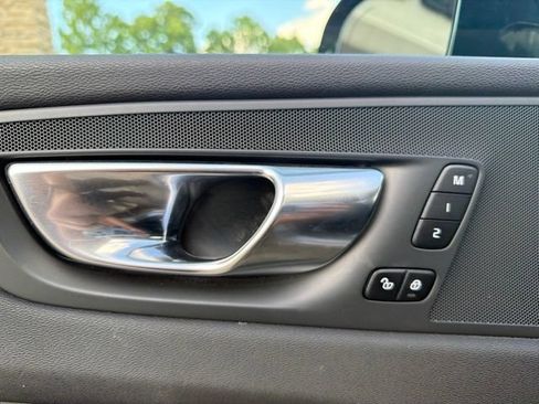 Used 2025 Volvo XC60 B5 Plus AWD/4WD image 27