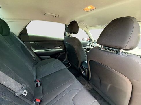 Used 2025 Hyundai Elantra SE w/ Cargo Package FWD image 25