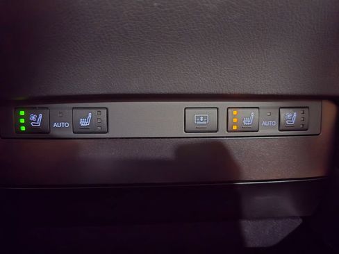 Used 2025 Lexus ES 300h w/ Premium Package FWD image 23