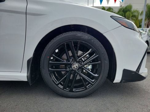 Used 2025 Toyota Camry SE FWD image 8