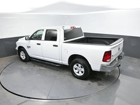 Used 2022 RAM 1500 Classic SLT AWD/4WD image 31