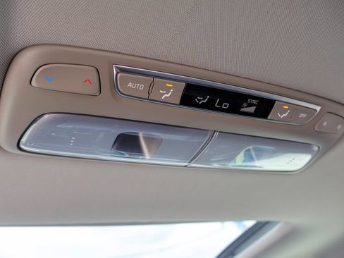 Used 2025 Kia Telluride S FWD image 21