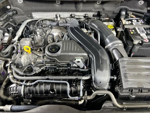 Used 2023 Volkswagen Taos SE image 28