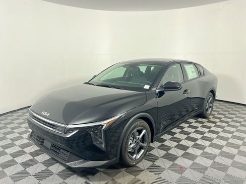 New 2025 Kia K4 LXS image 7