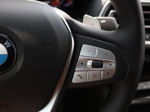 Used 2025 BMW X4 xDrive30i image 17