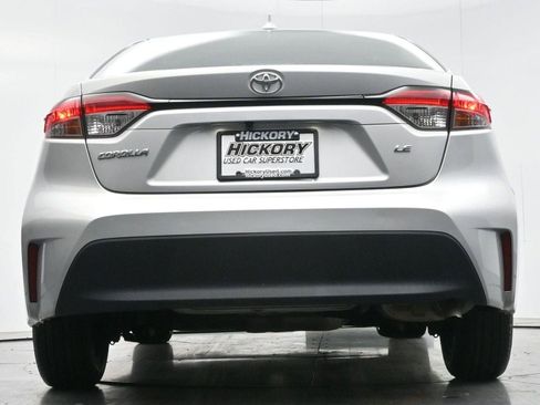 Used 2023 Toyota Corolla LE FWD image 43