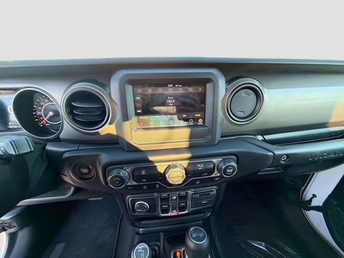 Used 2021 Jeep Wrangler Unlimited Sport image 27