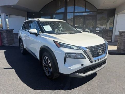 Used 2021 Nissan Rogue SV image 4