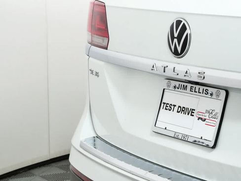 Certified 2022 Volkswagen Atlas SE FWD image 37