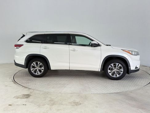 Used 2015 Toyota Highlander XLE FWD image 8