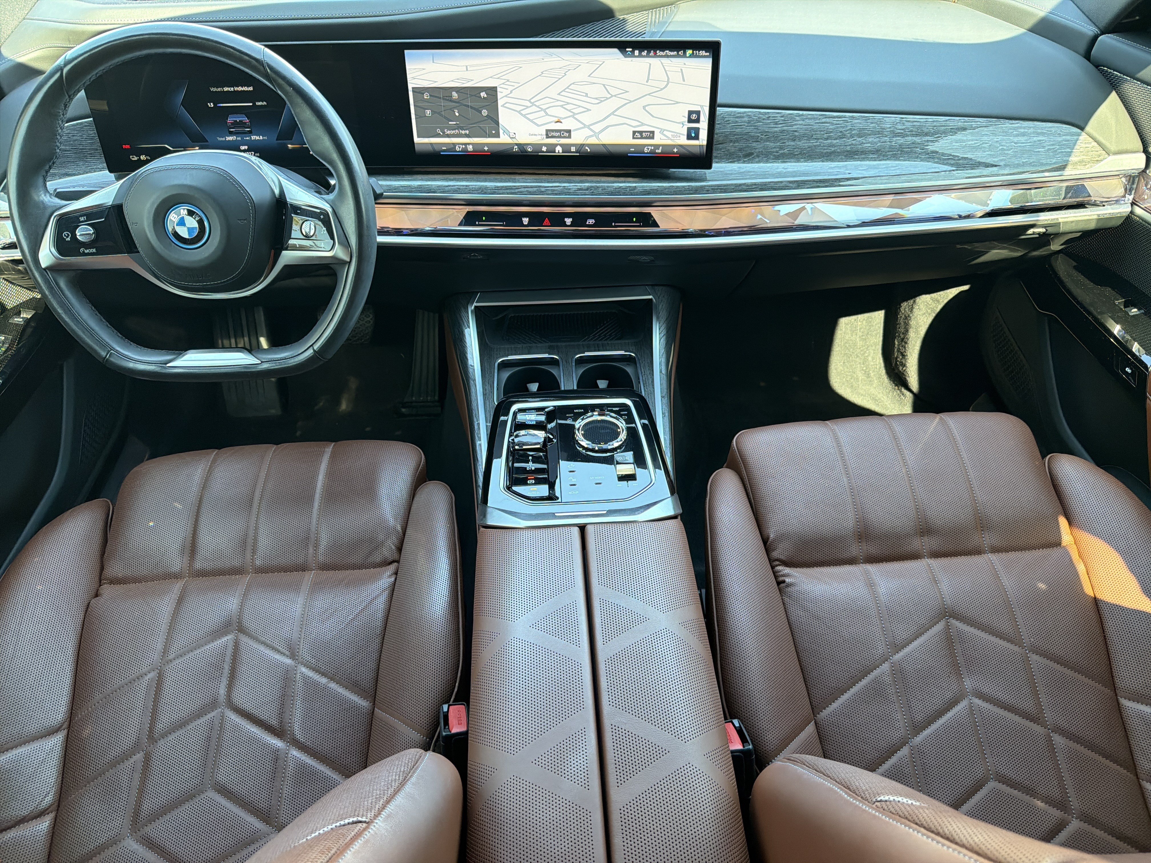 Certified 2024 BMW i7 xDrive60 AWD/4WD image 3