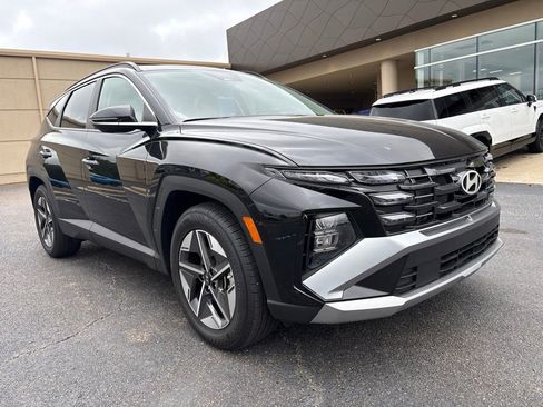 Certified 2025 Hyundai Tucson SEL FWD image 3