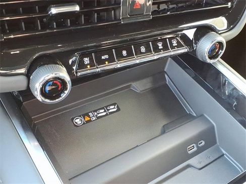 New 2026 Chevrolet Suburban LT w/ Comfort Package image 21