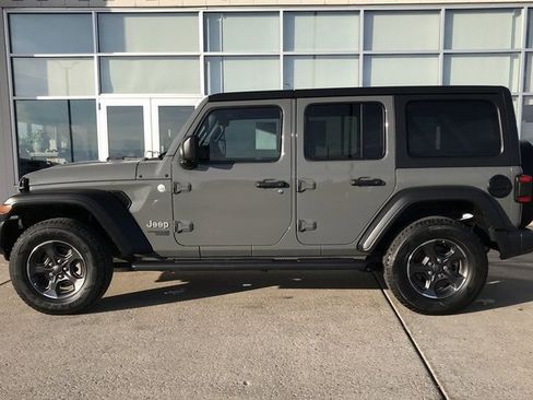 Used 2019 Jeep Wrangler Unlimited Sport S image 4