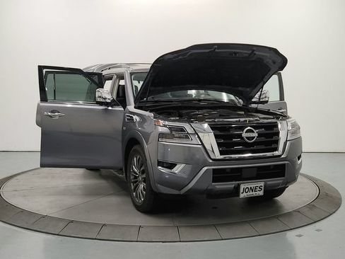 Used 2022 Nissan Armada Platinum w/ Captain's Chairs Package RWD image 11