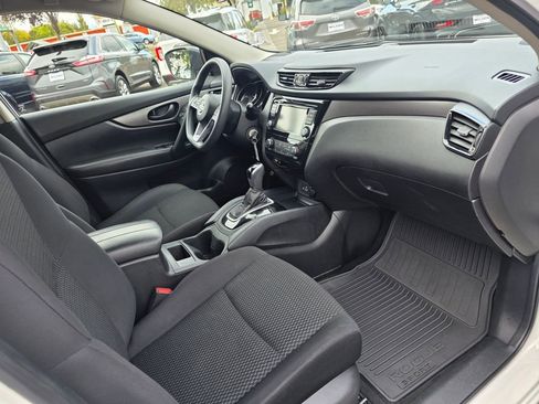 Used 2022 Nissan Rogue Sport S image 23