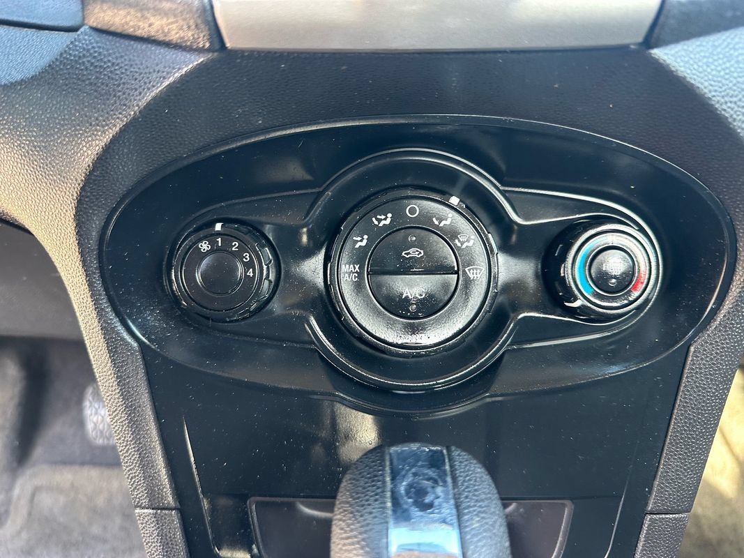 Used 2011 Ford Fiesta SE w/ 203A Rapid Spec Order Code FWD image 40